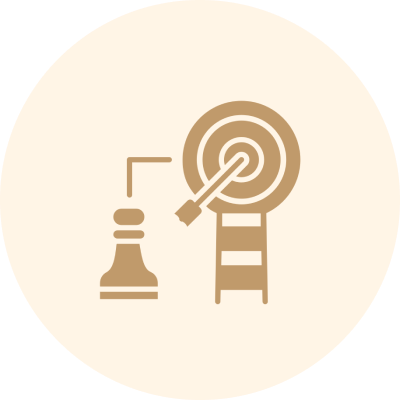 An icon depicting a chess piece beside a ladder leading to a target with an arrow in the bullseye.